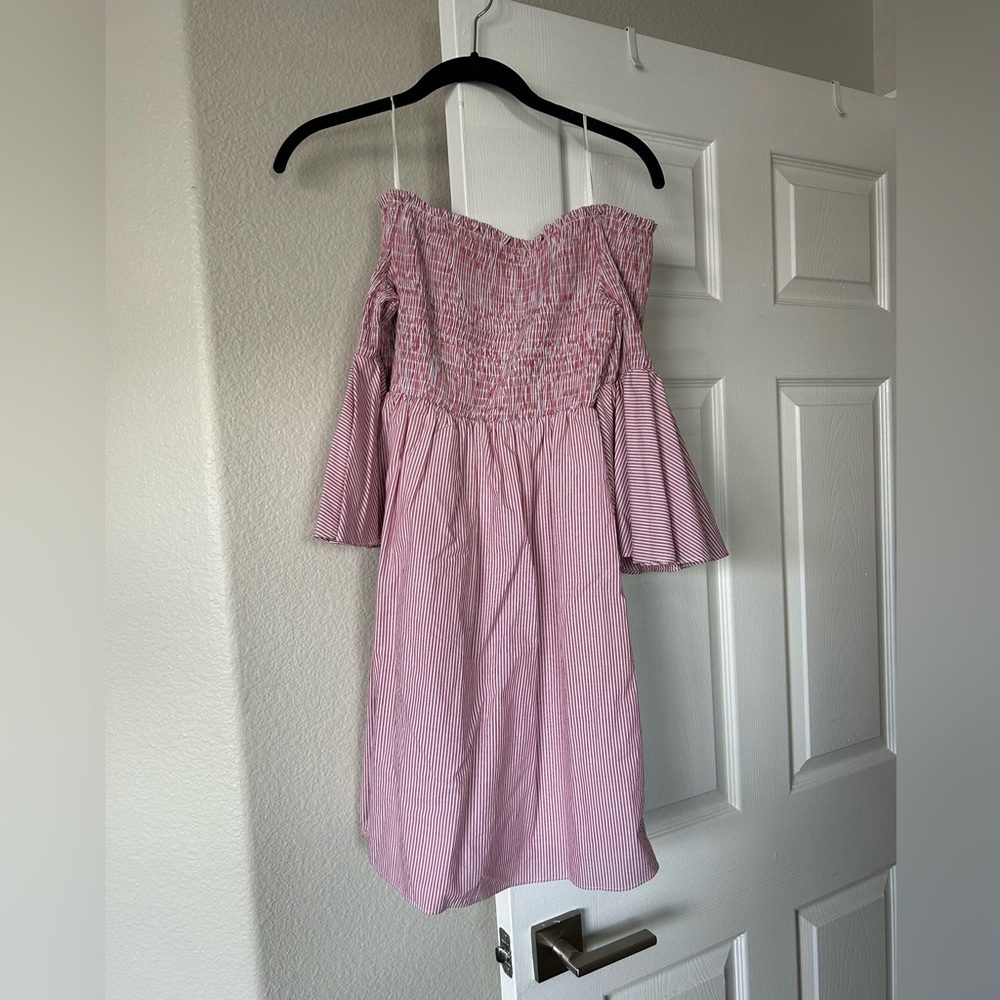 Gianni Bini size M red and white striped strapless dress with flare sleeves